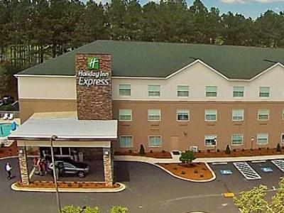 Holiday Inn Express Defuniak Springs, An Ihg Hotel Exterior photo